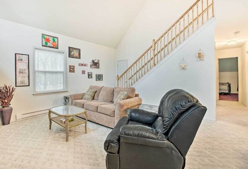 Lackawaxen Family Home W/ Lake Access!