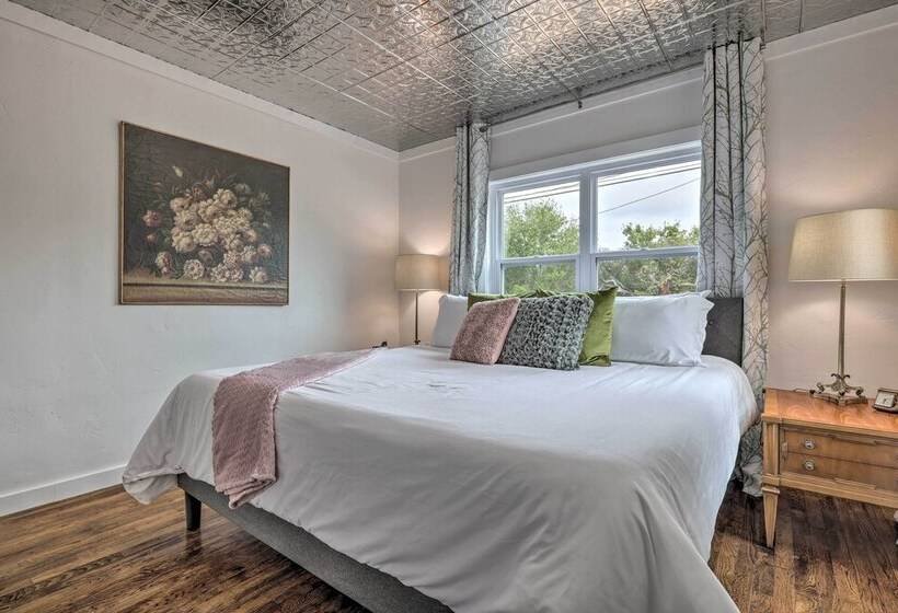 Fredericksburg Getaway W/ Covered Deck & Fire Pit!