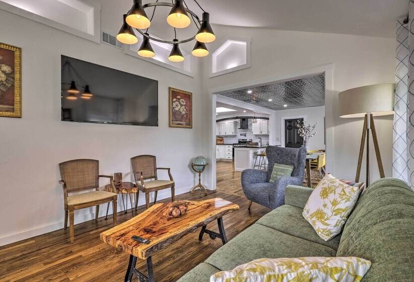 Fredericksburg Getaway W/ Covered Deck & Fire Pit!