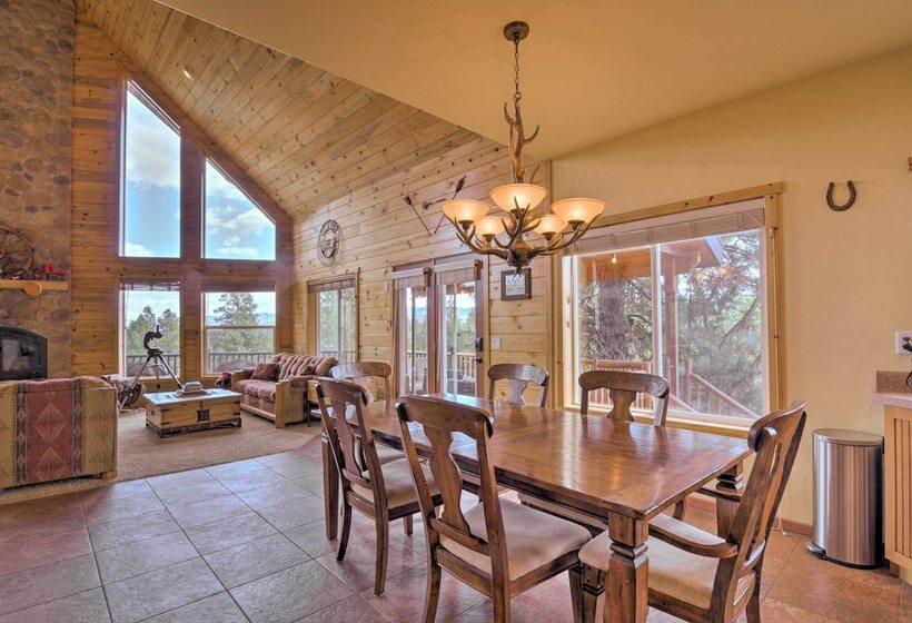 Gorgeous Alton Cabin W/ Deck + Mountain Views