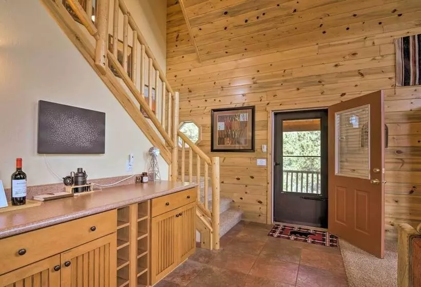 Gorgeous Alton Cabin W/ Deck + Mountain Views