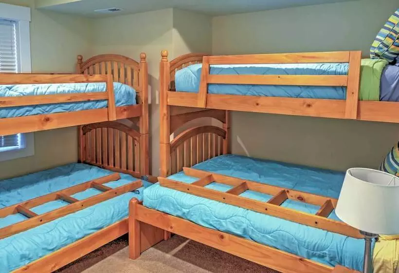 Gorgeous Wapato Point Lakehouse W/ Private Hot Tub