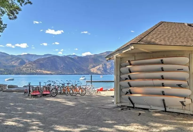 Gorgeous Wapato Point Lakehouse W/ Private Hot Tub