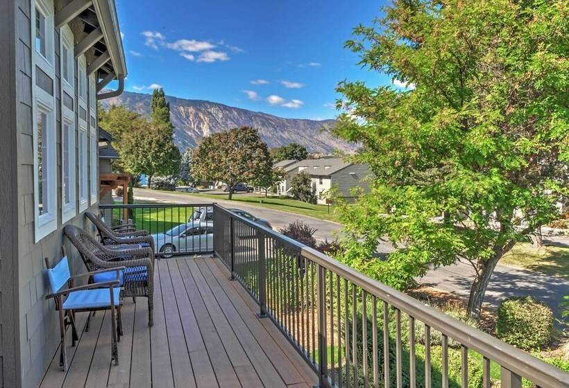 Gorgeous Wapato Point Lakehouse W/ Private Hot Tub