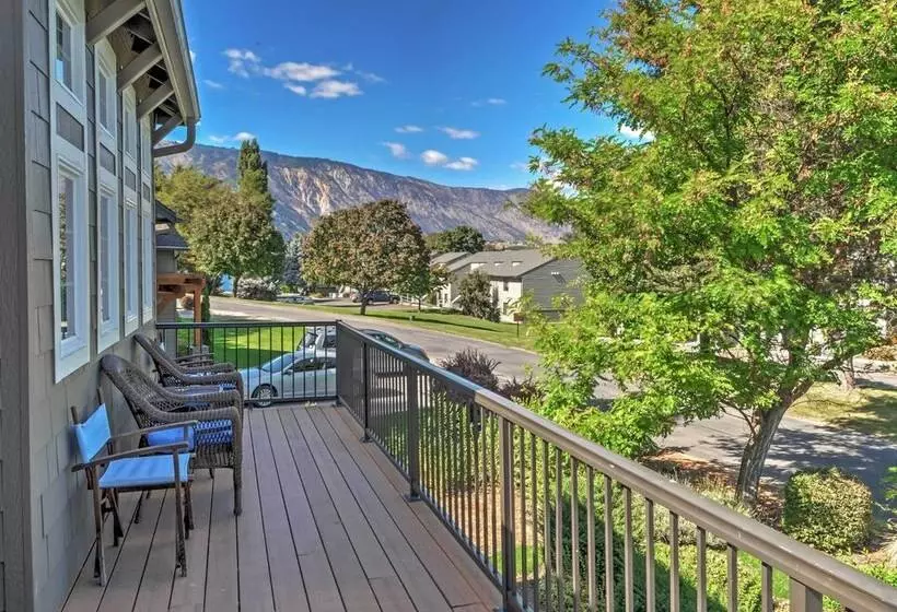 Gorgeous Wapato Point Lakehouse W/ Private Hot Tub