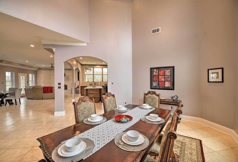 Grand Rosharon Estate On 10 Acres Of Farmland