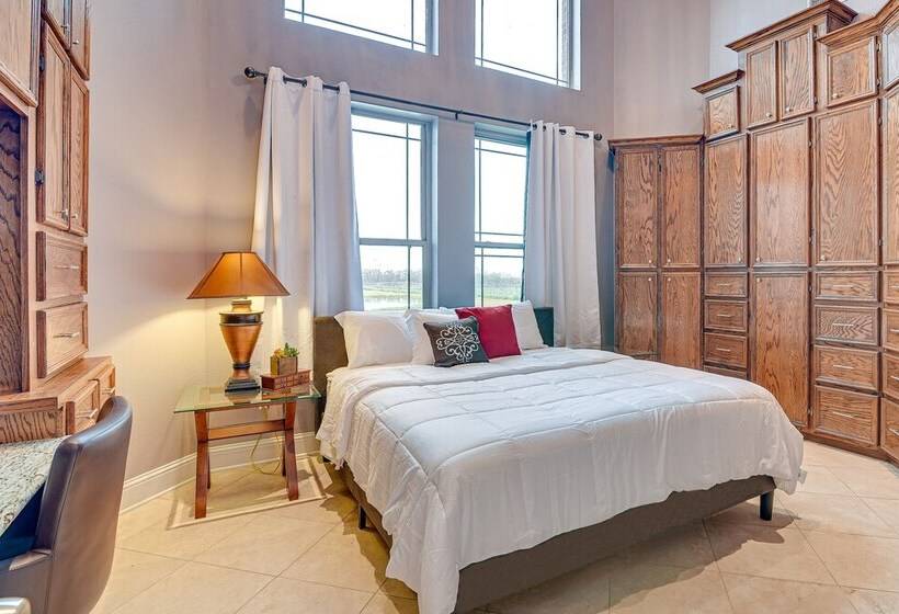 Grand Rosharon Estate On 10 Acres Of Farmland