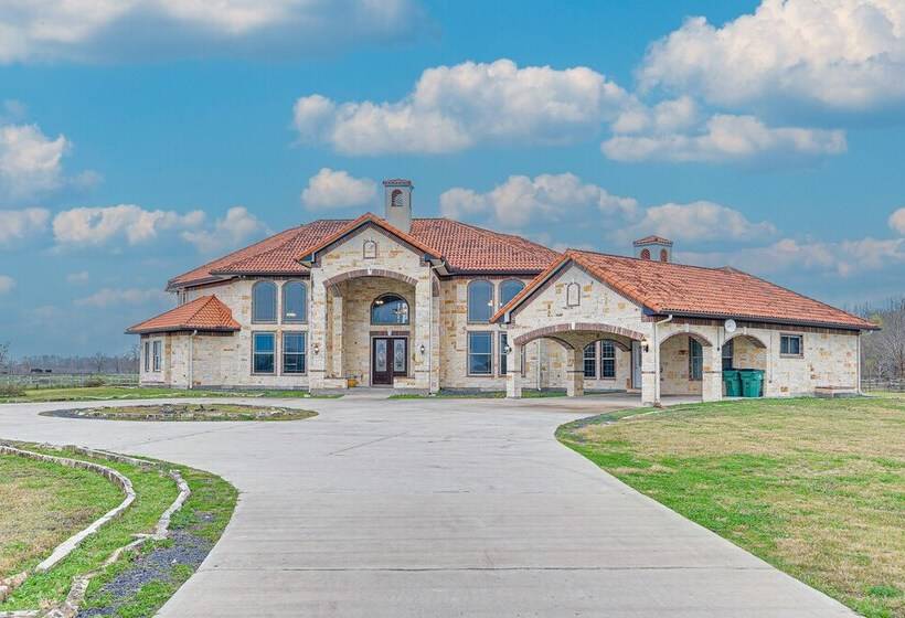 Grand Rosharon Estate On 10 Acres Of Farmland