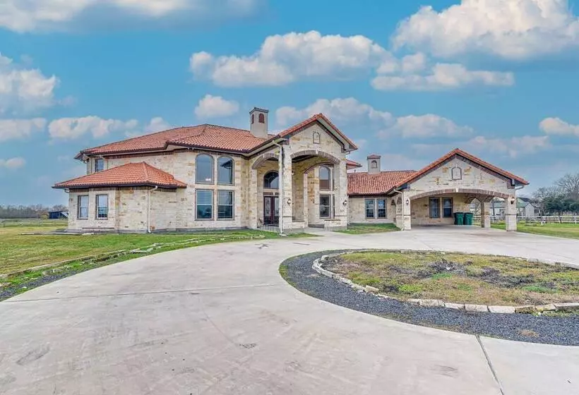 Grand Rosharon Estate On 10 Acres Of Farmland