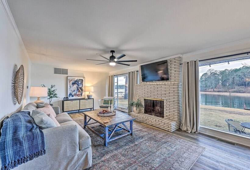 Waterfront Home W/ Dock > 3 Mi To Oaklawn Racing!