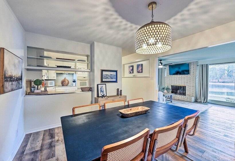 Waterfront Home W/ Dock > 3 Mi To Oaklawn Racing!