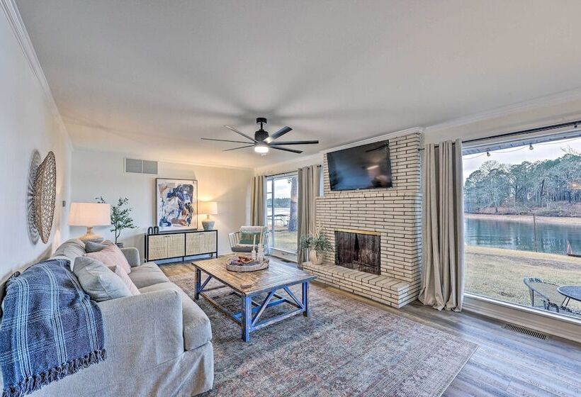 Waterfront Home W/ Dock > 3 Mi To Oaklawn Racing!