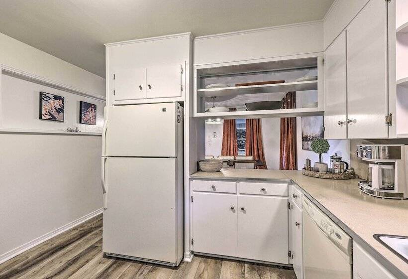 Waterfront Home W/ Dock > 3 Mi To Oaklawn Racing!