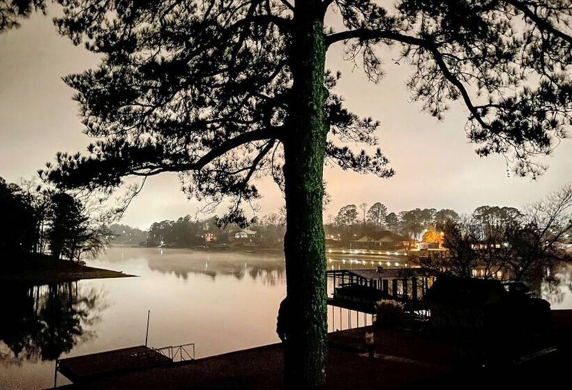 Waterfront Home W/ Dock > 3 Mi To Oaklawn Racing!