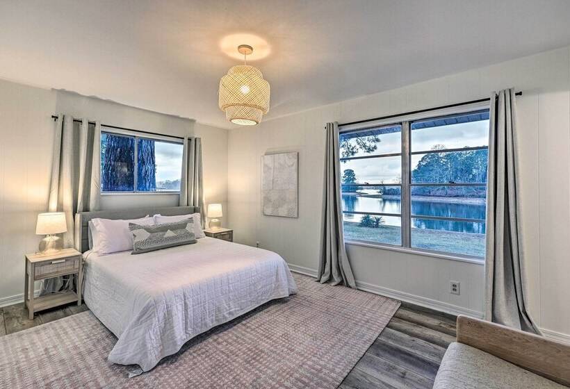 Waterfront Home W/ Dock > 3 Mi To Oaklawn Racing!