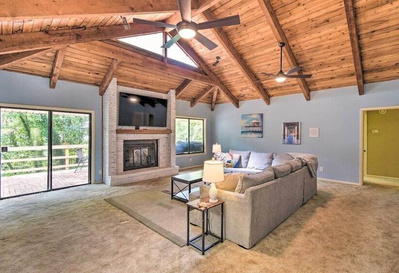 Jacksonville Home On 1 Acre ~ 6 Mi To Beach!