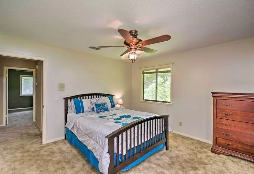 Jacksonville Home On 1 Acre ~ 6 Mi To Beach!