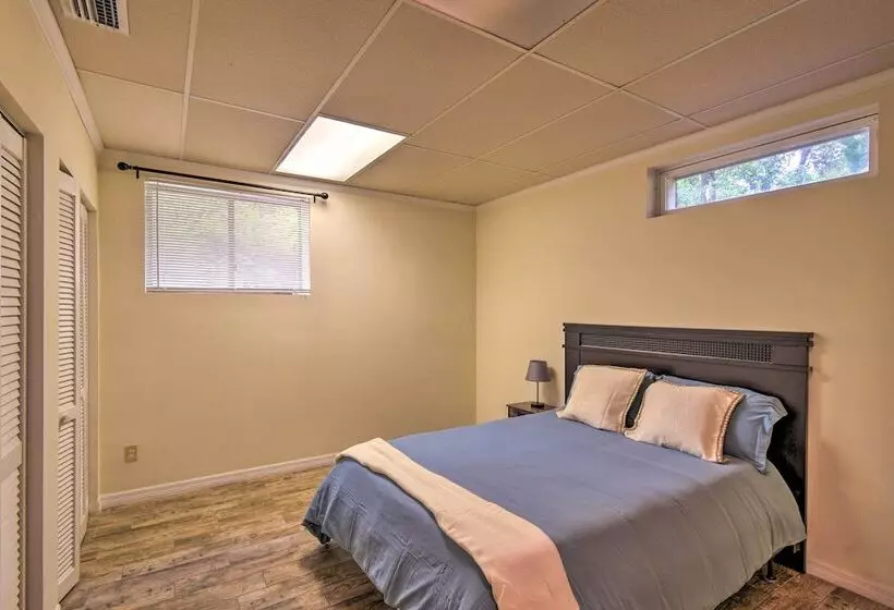 Jacksonville Home On 1 Acre ~ 6 Mi To Beach!