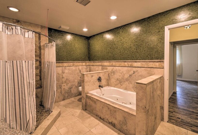 Jacksonville Home On 1 Acre ~ 6 Mi To Beach!