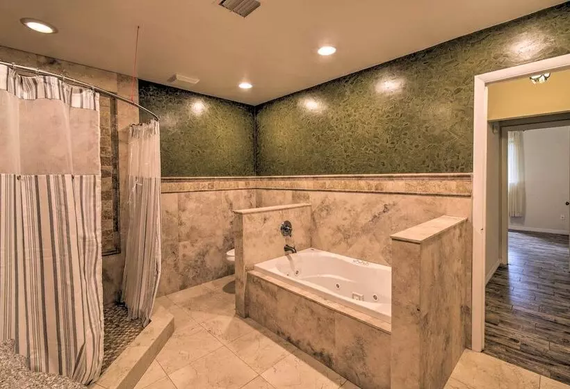 Jacksonville Home On 1 Acre ~ 6 Mi To Beach!