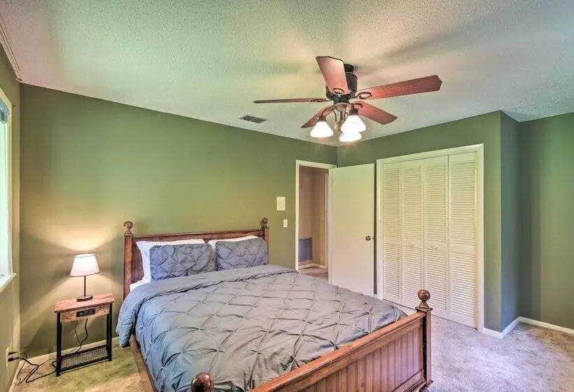 Jacksonville Home On 1 Acre ~ 6 Mi To Beach!