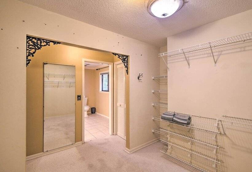 Jacksonville Home On 1 Acre ~ 6 Mi To Beach!