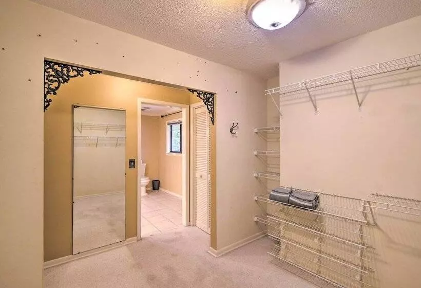 Jacksonville Home On 1 Acre ~ 6 Mi To Beach!