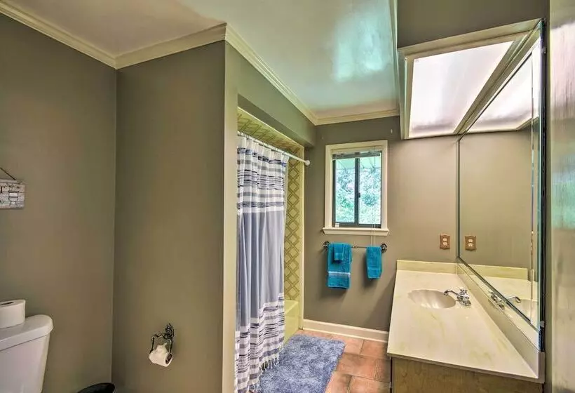 Jacksonville Home On 1 Acre ~ 6 Mi To Beach!