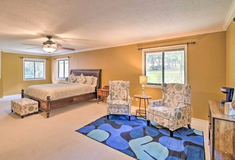 Jacksonville Home On 1 Acre ~ 6 Mi To Beach!