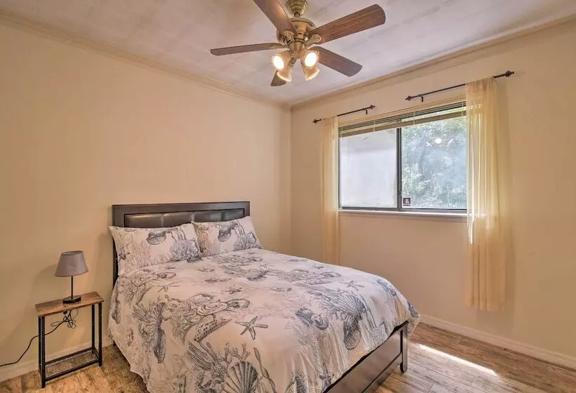 Jacksonville Home On 1 Acre ~ 6 Mi To Beach!