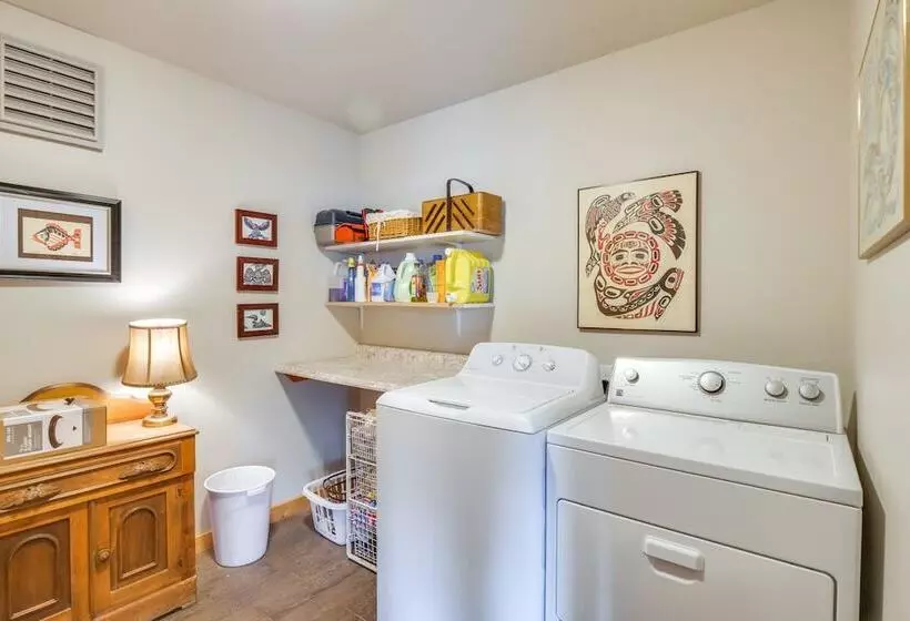 Jefferson Home W/ Mountain Views & Horse Pastures