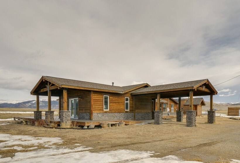 Jefferson Home W/ Mountain Views & Horse Pastures