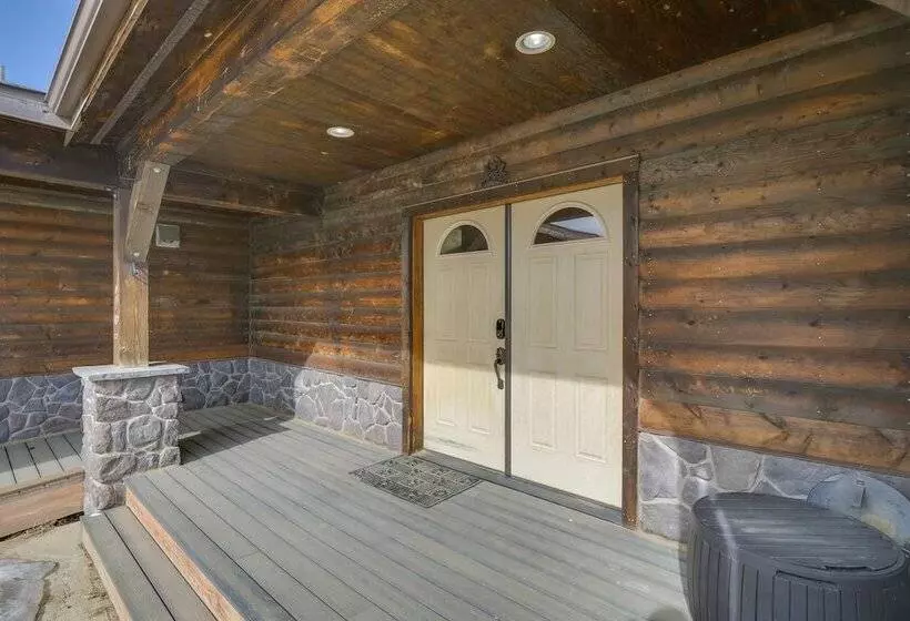 Jefferson Home W/ Mountain Views & Horse Pastures