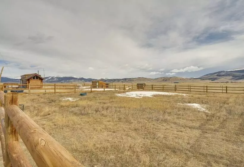 Jefferson Home W/ Mountain Views & Horse Pastures