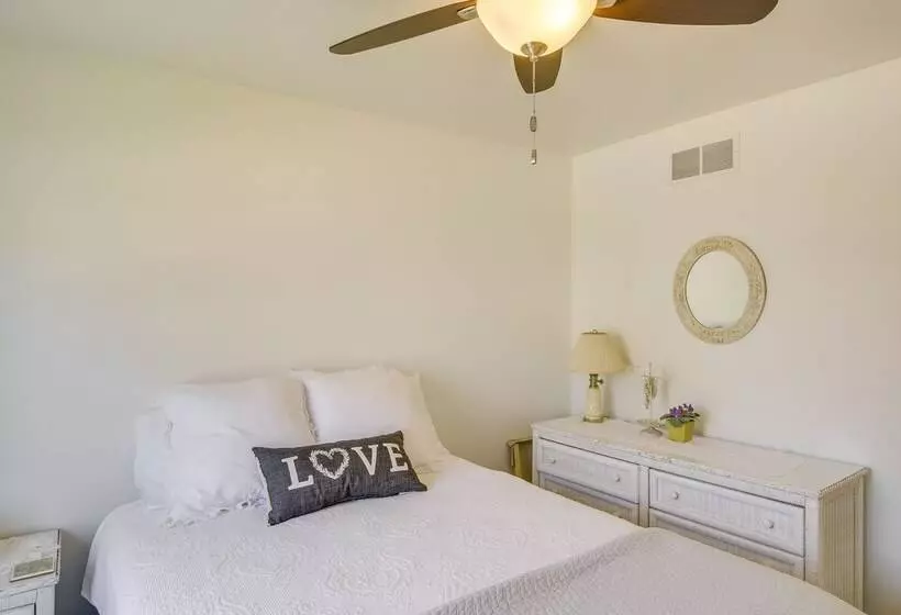 La Petit Maison   Lakefront Oshkosh Home!