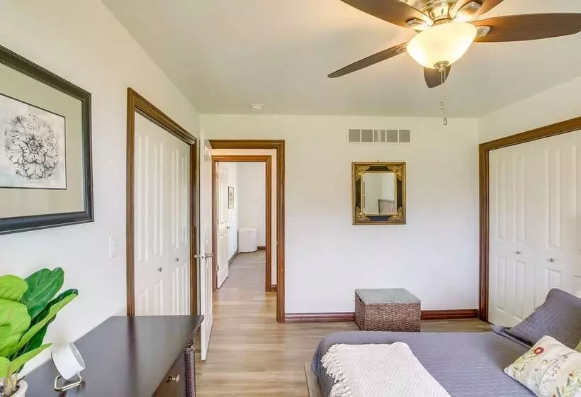 La Petit Maison   Lakefront Oshkosh Home!