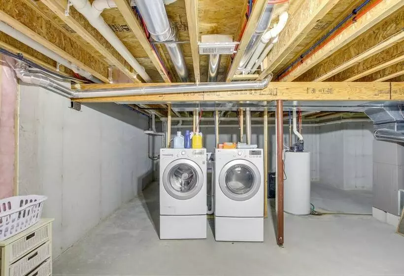 La Petit Maison   Lakefront Oshkosh Home!