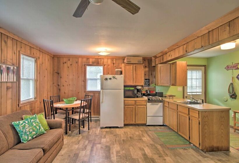 Lovely Lakefront Hideaway Bring Your Boat!