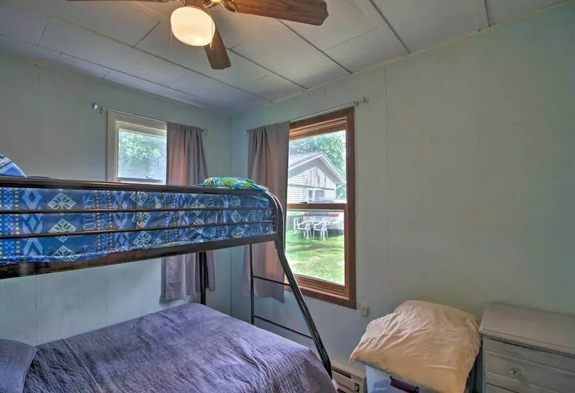 Lovely Lakefront Hideaway   Bring Your Boat!