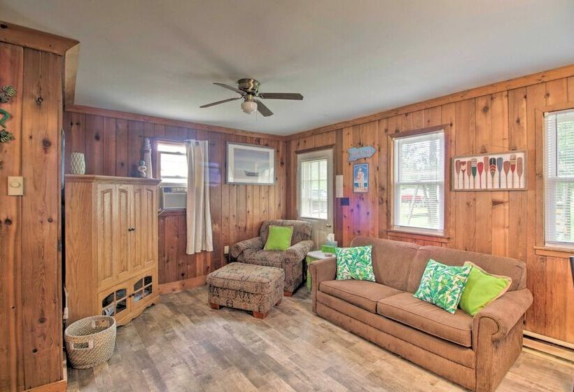 Lovely Lakefront Hideaway Bring Your Boat!