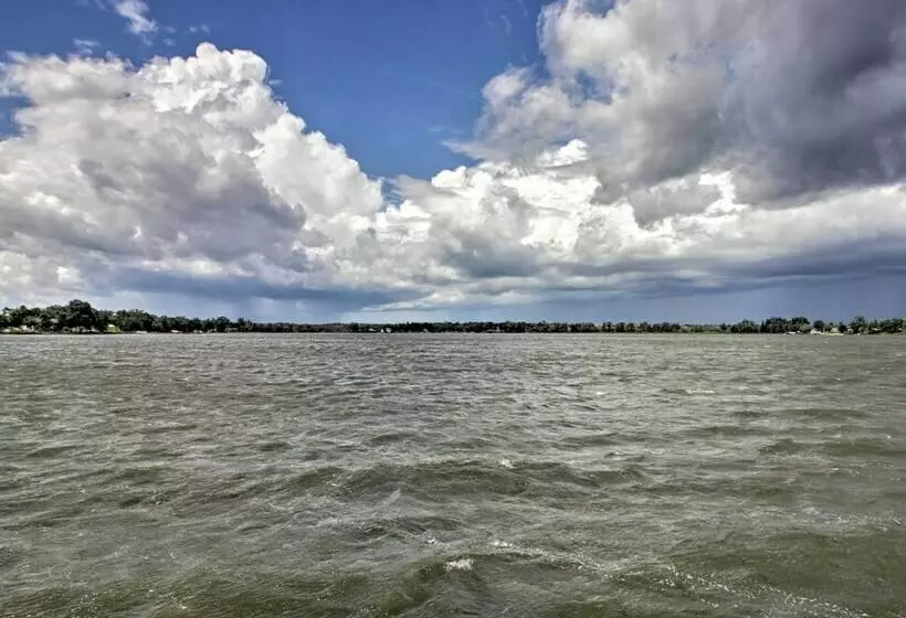 Lovely Lakefront Hideaway   Bring Your Boat!