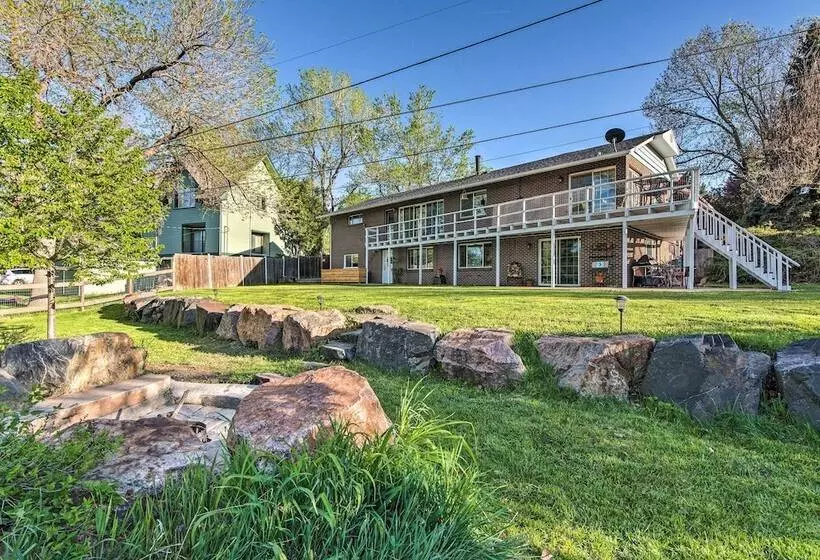 Modern Creekside Home: 9 Mi To Downtown Denver