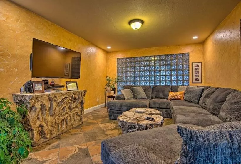 Modern Creekside Home: 9 Mi To Downtown Denver