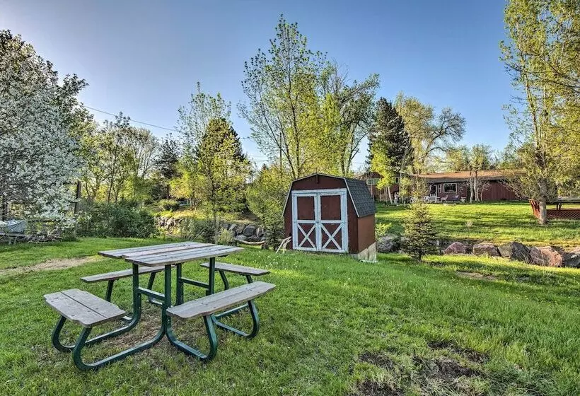 Modern Creekside Home: 9 Mi To Downtown Denver