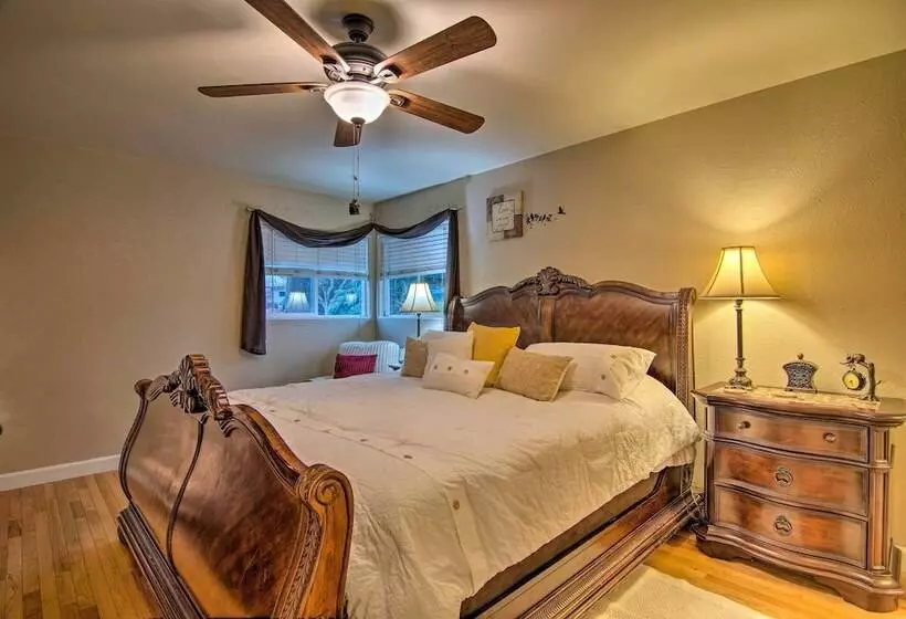 Modern Creekside Home: 9 Mi To Downtown Denver