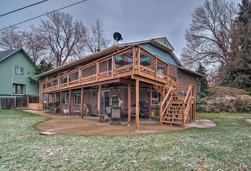 Modern Creekside Home: 9 Mi To Downtown Denver