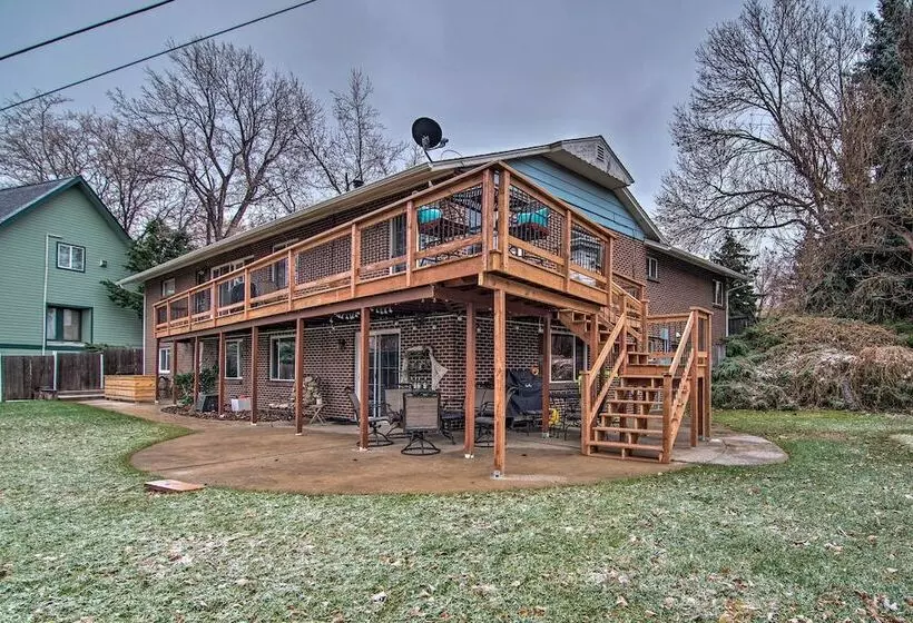 Modern Creekside Home: 9 Mi To Downtown Denver