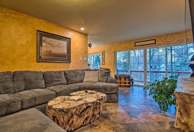Modern Creekside Home: 9 Mi To Downtown Denver