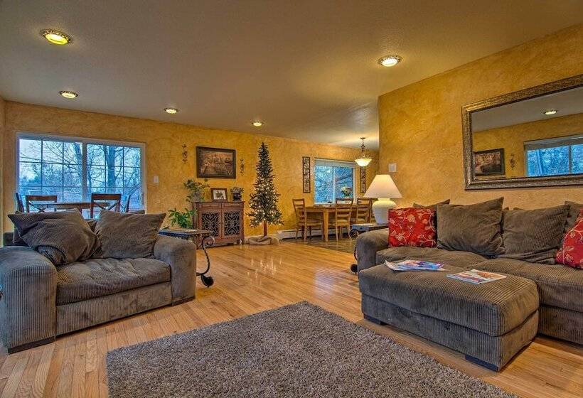Modern Creekside Home: 9 Mi To Downtown Denver