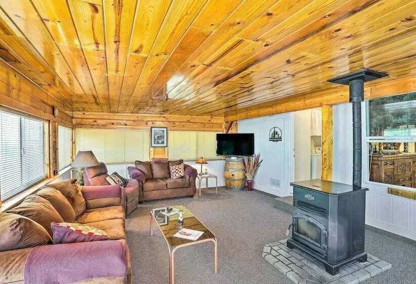 Mtn Gate Guest House ~ 6 Mi To Shasta Lake!